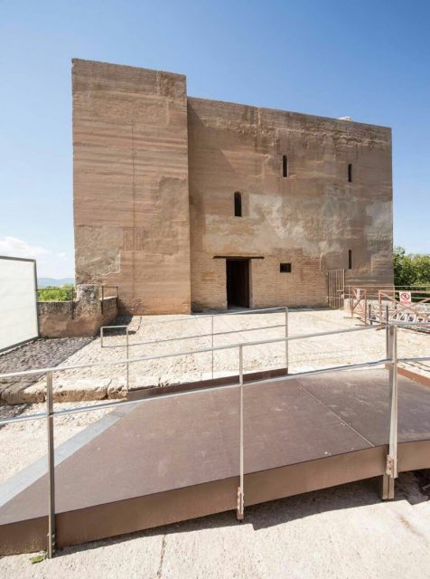 torre-de-la-justicia-de-la-alhambra-476x640